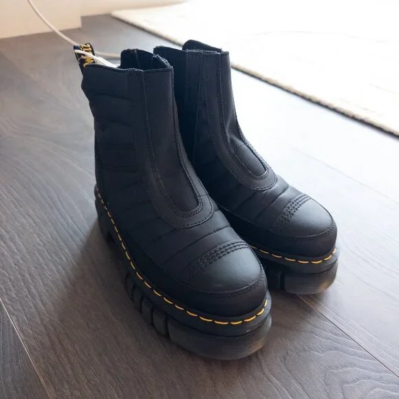 NWT Dr Martens Audrick Quilted Platform Quilted Chelsea Boots, Black Women’s 7 - Picture 9 of 12